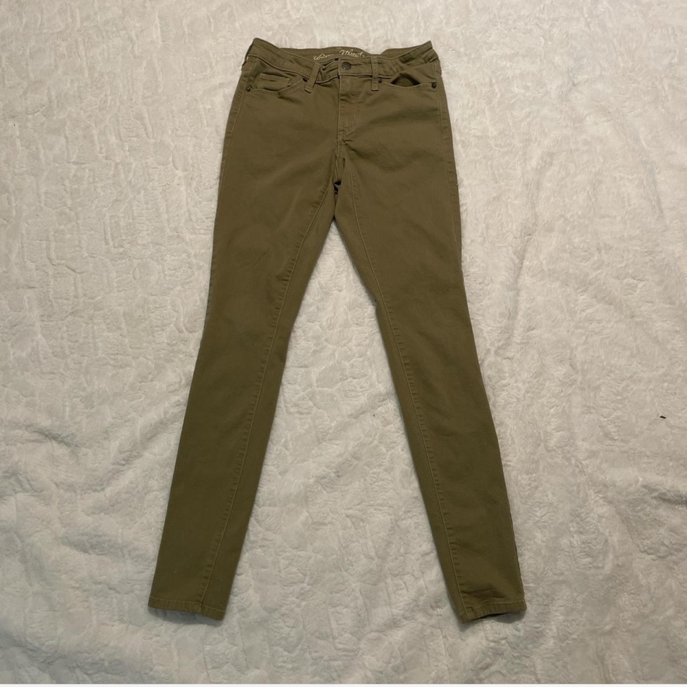 skinny khakis